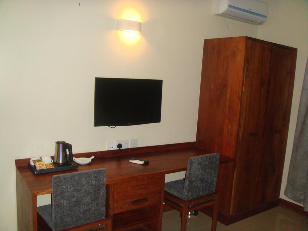 Venus Premier Hotel Arusha Buitenkant foto